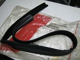 rubber weather strip front
                    rigth door - uno I